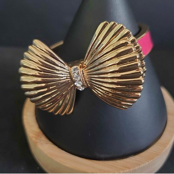 Lily Pulitzer | Women’s Raspberry Pink Fan Bow Bracelet Cuff - Picture 7 of 7